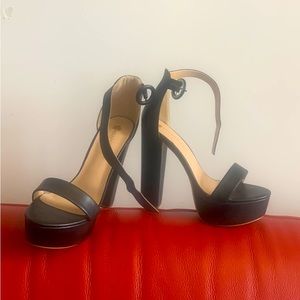 ⭐️NWOT⭐️ 5.5 inch heels